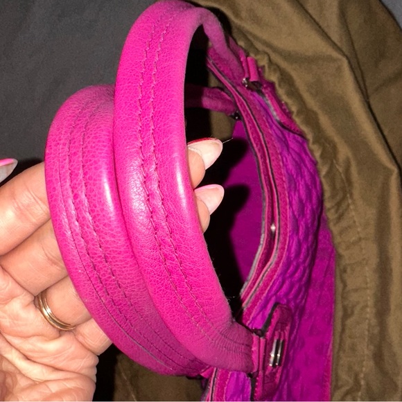 Gucci Fuchsia GG Neoprene and Leather Techno Tote! Authentic! - Picture 4 of 5